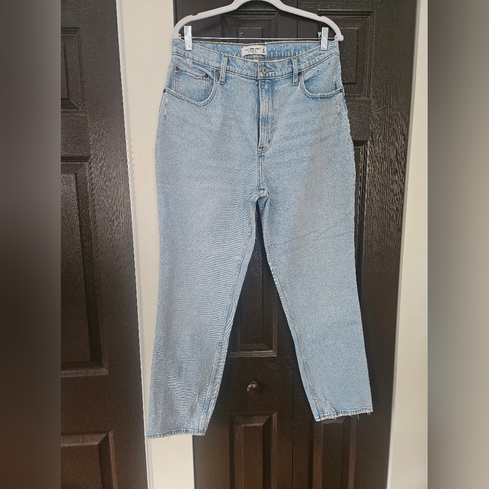 NWOT Abercrombie & Fitch 32S Curve Love Ultra High Rise 90s Straight Jean
